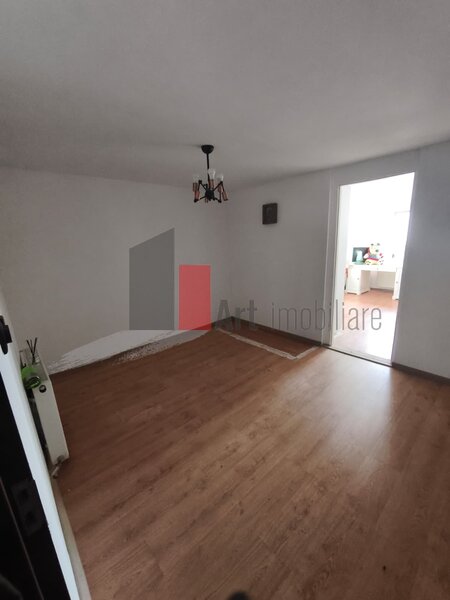 Giulesti Casa Vanzare 4 camere